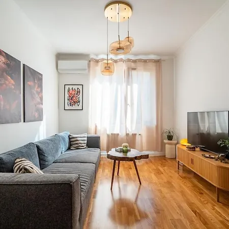Sunlit Boutique 1 Bedroom In Centre Apartment Sofia