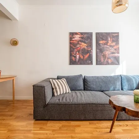 Sunlit Boutique 1 Bedroom In Centre Sofia