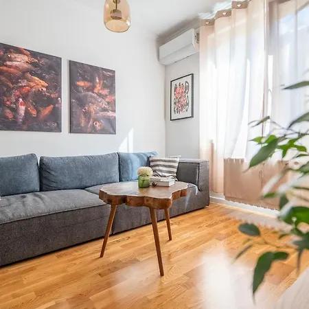 Sunlit Boutique 1 Bedroom In Centre